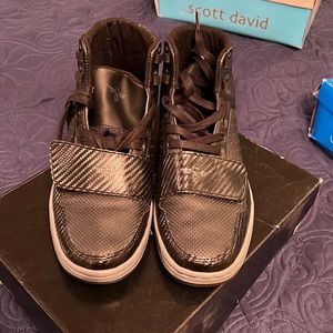 Creative recreation black high tops like new size 6.5